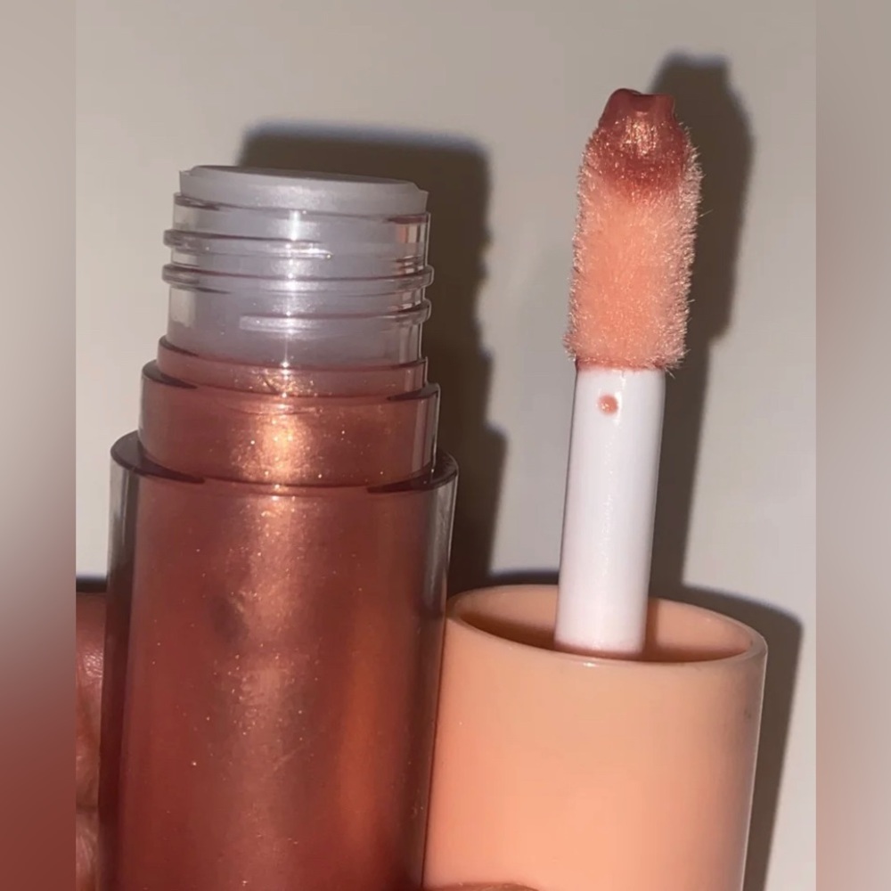 Lip gloss